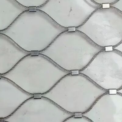 Einfach zu installieren X Tend Kabelnetz bietet vielseitige Kabelverwaltungsoptionen